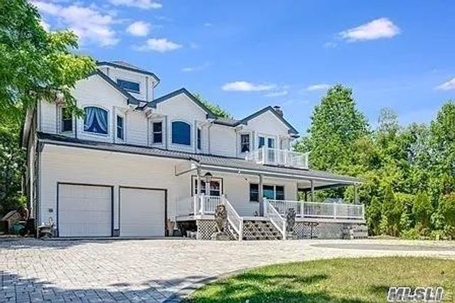 31 Bevin Road, Northport, NY 11768