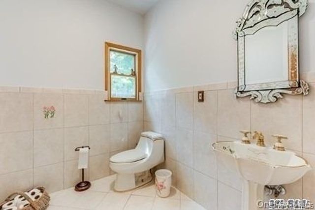 31 Bevin Road, Northport, NY 11768