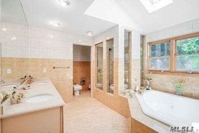 31 Bevin Road, Northport, NY 11768
