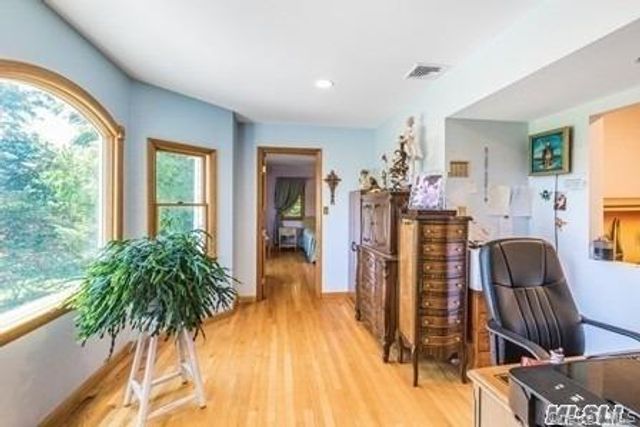 31 Bevin Road, Northport, NY 11768
