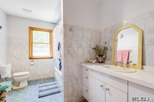31 Bevin Road, Northport, NY 11768