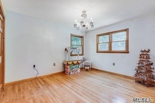 31 Bevin Road, Northport, NY 11768
