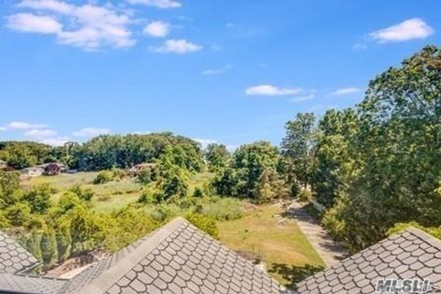 31 Bevin Road, Northport, NY 11768