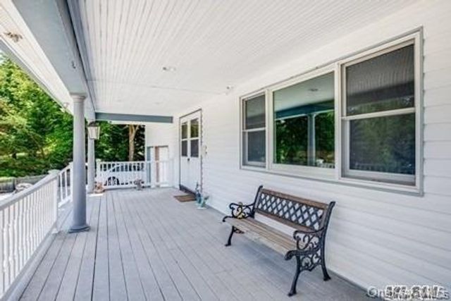 31 Bevin Road, Northport, NY 11768