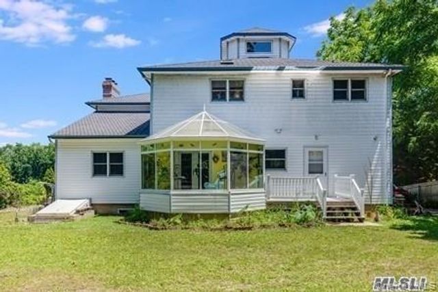 31 Bevin Road, Northport, NY 11768