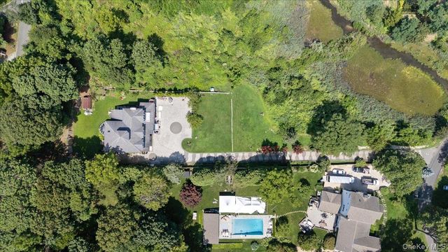 31 Bevin Road, Northport, NY 11768