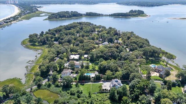 31 Bevin Road, Northport, NY 11768