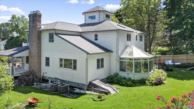 31 Bevin Road, Northport, NY 11768