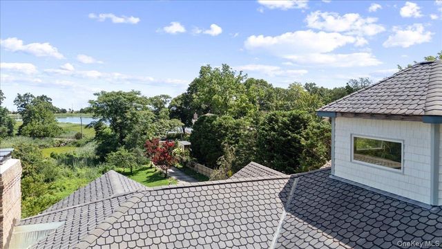 31 Bevin Road, Northport, NY 11768