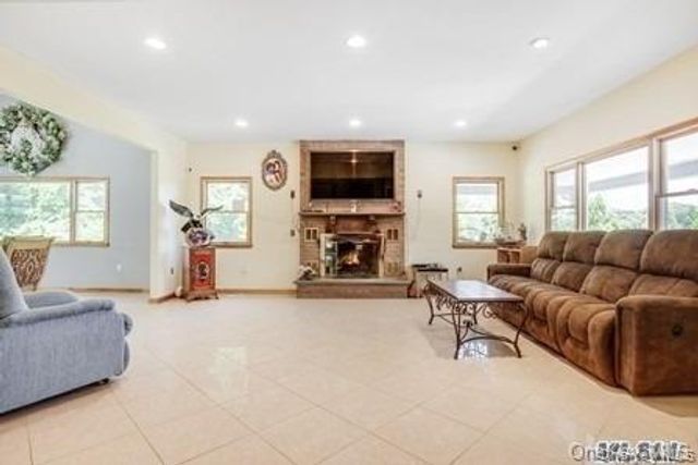 31 Bevin Road, Northport, NY 11768