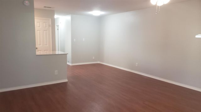 371 Fantail LOOP B, Austin, TX 78734