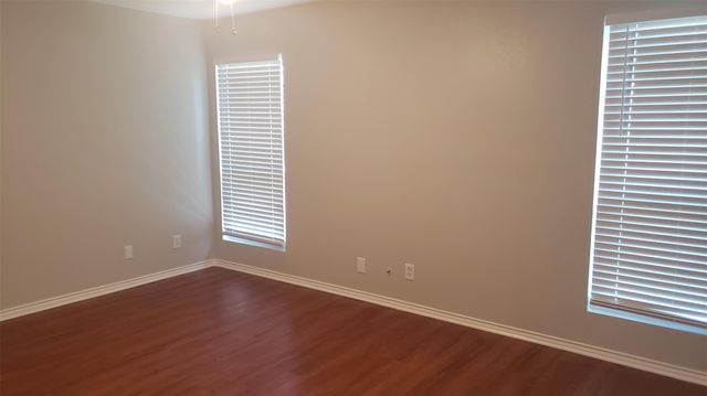 371 Fantail LOOP B, Austin, TX 78734