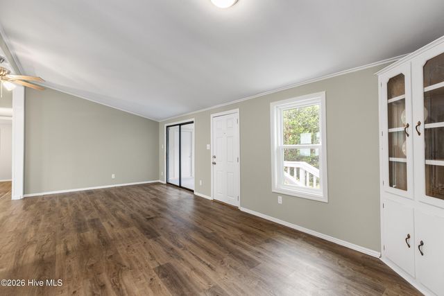 406 Ensign Court, Hampstead, NC 28443