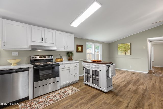 406 Ensign Court, Hampstead, NC 28443