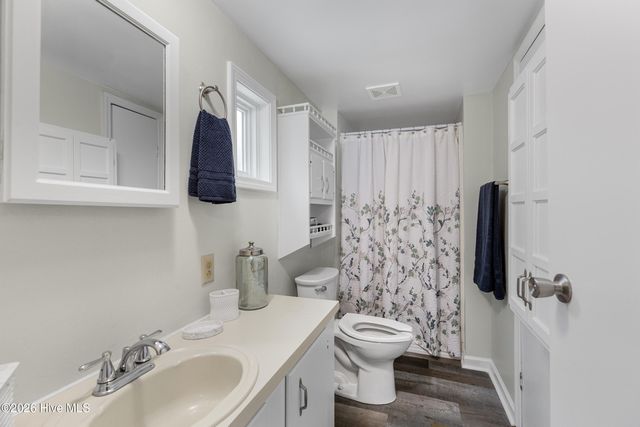 406 Ensign Court, Hampstead, NC 28443