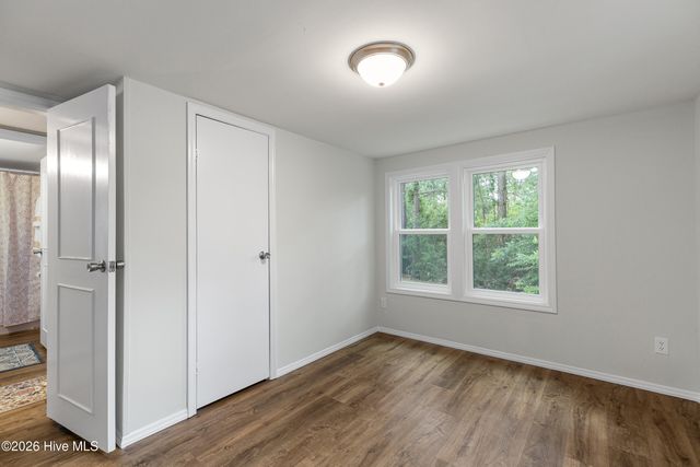 406 Ensign Court, Hampstead, NC 28443