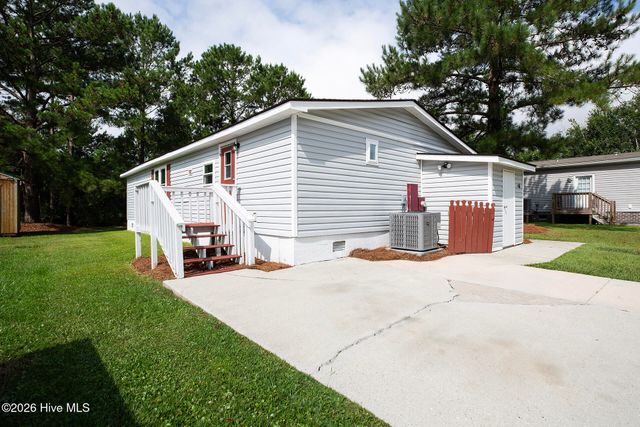 406 Ensign Court, Hampstead, NC 28443