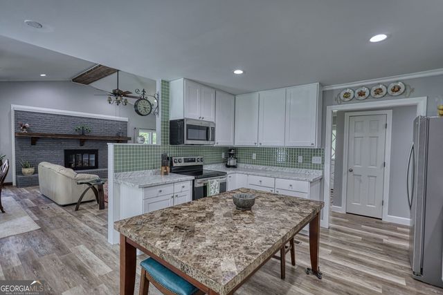 1568 Ridgewood Drive SW, Lilburn, GA 30047