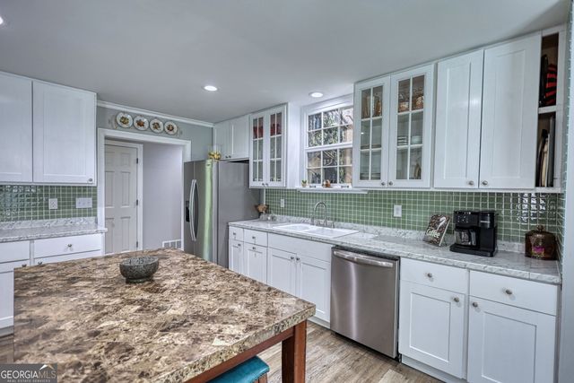 1568 Ridgewood Drive SW, Lilburn, GA 30047