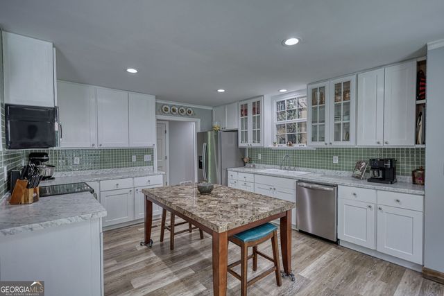 1568 Ridgewood Drive SW, Lilburn, GA 30047