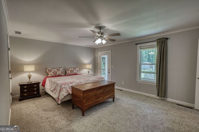 1568 Ridgewood Drive SW, Lilburn, GA 30047