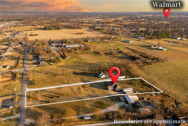 1701 Elm Springs Road, Elm Springs, AR 72762