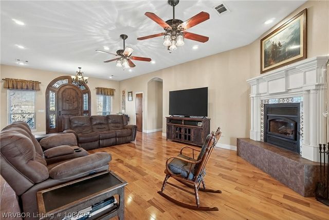 1701 Elm Springs Road, Elm Springs, AR 72762