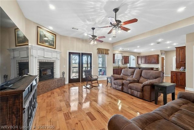 1701 Elm Springs Road, Elm Springs, AR 72762