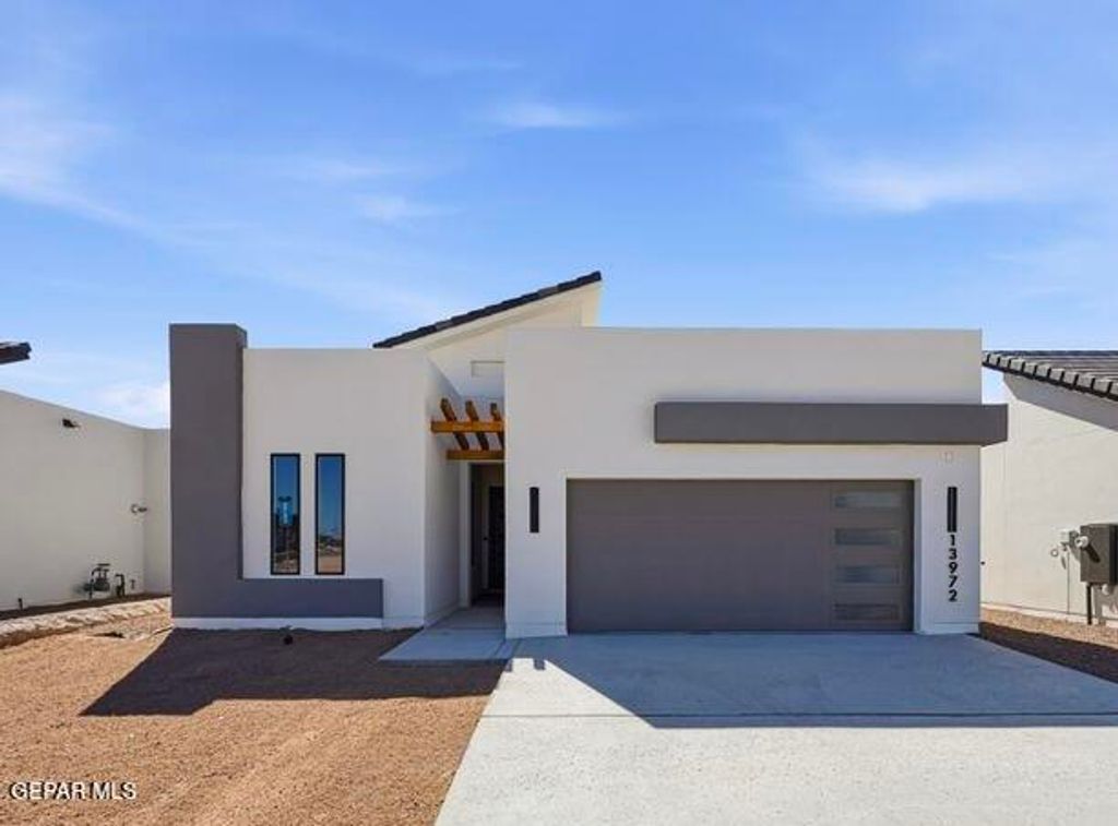 13972 Paseo Central Avenue, Horizon City, TX 79928