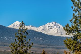 1945 NW Sun Ray Court, Bend, OR 97703