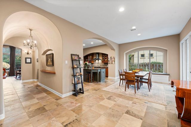 7 Cotillion Court, The Woodlands, TX 77382