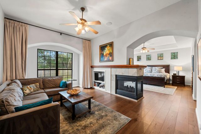 7 Cotillion Court, The Woodlands, TX 77382