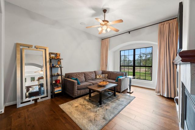 7 Cotillion Court, The Woodlands, TX 77382