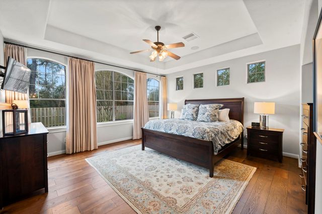 7 Cotillion Court, The Woodlands, TX 77382