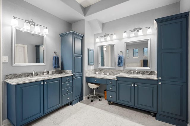 7 Cotillion Court, The Woodlands, TX 77382