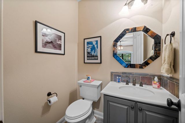 7 Cotillion Court, The Woodlands, TX 77382