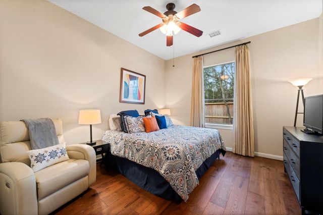 7 Cotillion Court, The Woodlands, TX 77382