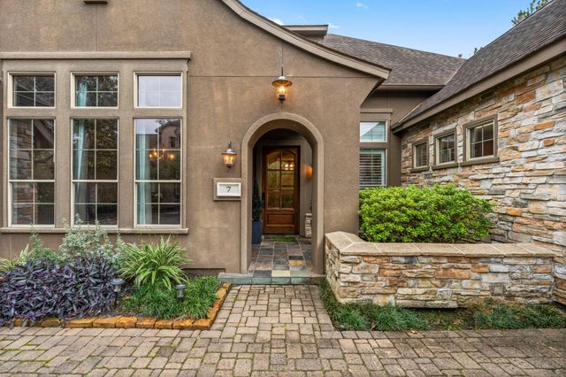 7 Cotillion Court, The Woodlands, TX 77382