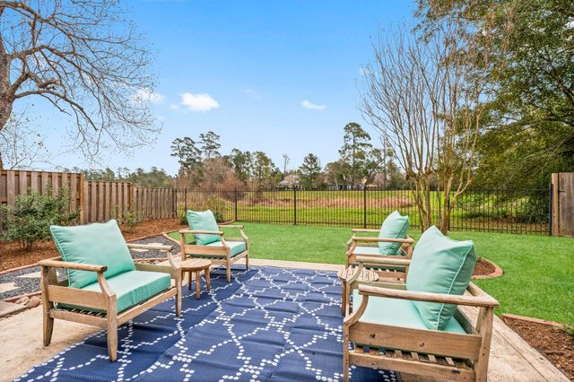 7 Cotillion Court, The Woodlands, TX 77382