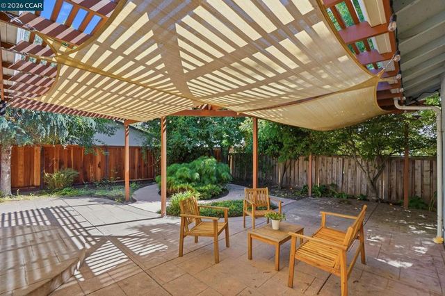 1746 Agadir Ct, Concord, CA 94518