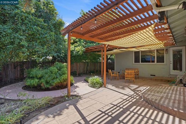 1746 Agadir Ct, Concord, CA 94518
