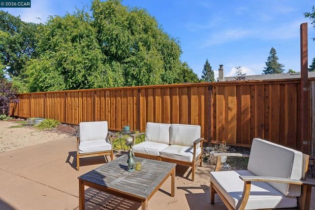 1746 Agadir Ct, Concord, CA 94518