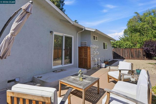 1746 Agadir Ct, Concord, CA 94518