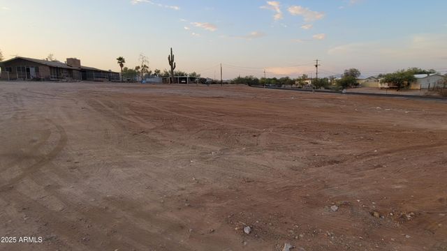 522 S CORTEZ Road, Apache Junction, AZ 85119