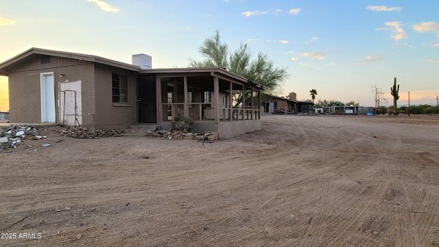 522 S CORTEZ Road, Apache Junction, AZ 85119