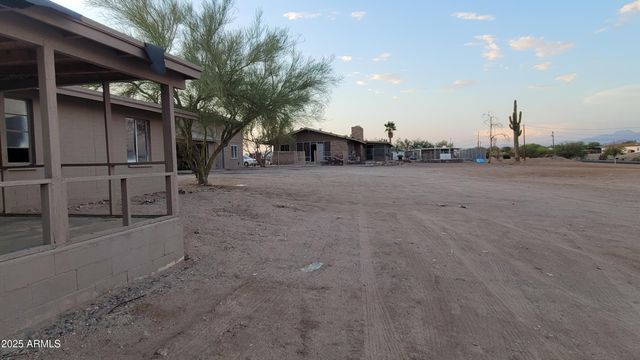 522 S CORTEZ Road, Apache Junction, AZ 85119
