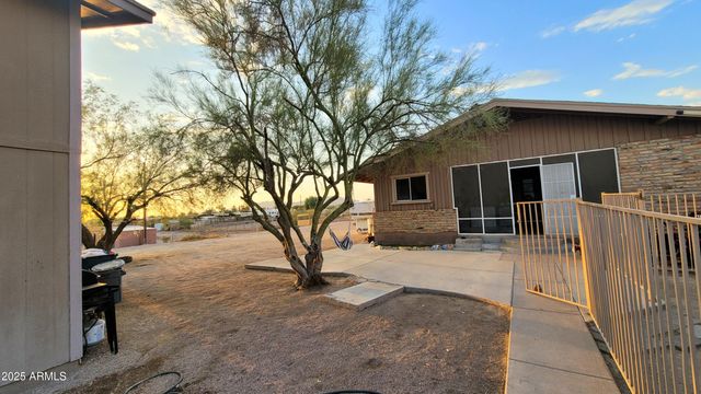 522 S CORTEZ Road, Apache Junction, AZ 85119