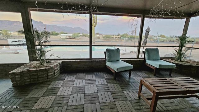 522 S CORTEZ Road, Apache Junction, AZ 85119