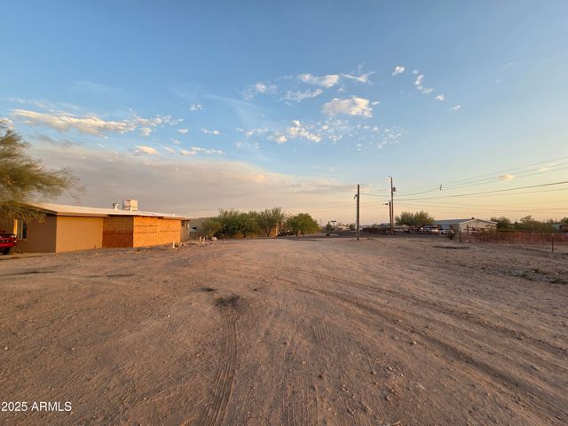 522 S CORTEZ Road, Apache Junction, AZ 85119
