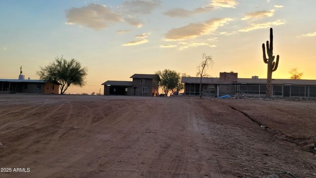 522 S CORTEZ Road, Apache Junction, AZ 85119